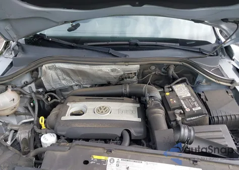 2018 Volkswagen Tiguan Limited 2.0T из США, поврежденный, VIN WVGAV7AX7JK001822